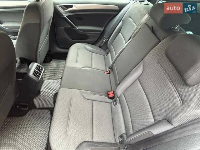 Сірий Фольксваген Гольф, об'ємом двигуна 1.6 л та пробігом 277 тис. км за 9999 $, фото 5 на Automoto.ua