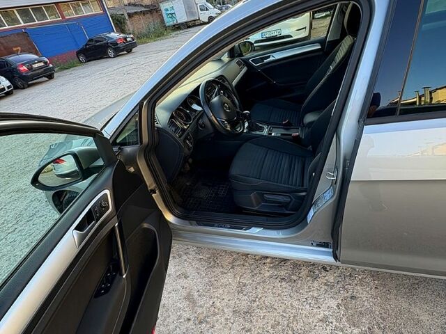 Серый Фольксваген Гольф, объемом двигателя 2 л и пробегом 300 тыс. км за 11000 $, фото 4 на Automoto.ua