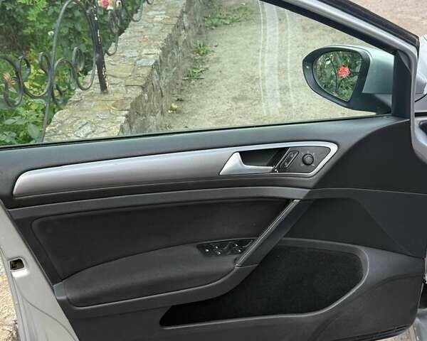 Сірий Фольксваген Гольф, об'ємом двигуна 1.6 л та пробігом 370 тис. км за 10400 $, фото 9 на Automoto.ua