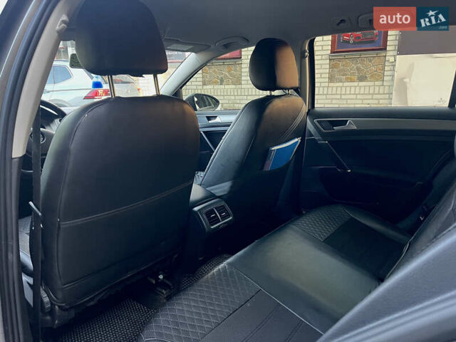 Серый Фольксваген Гольф, объемом двигателя 1.6 л и пробегом 304 тыс. км за 13000 $, фото 19 на Automoto.ua