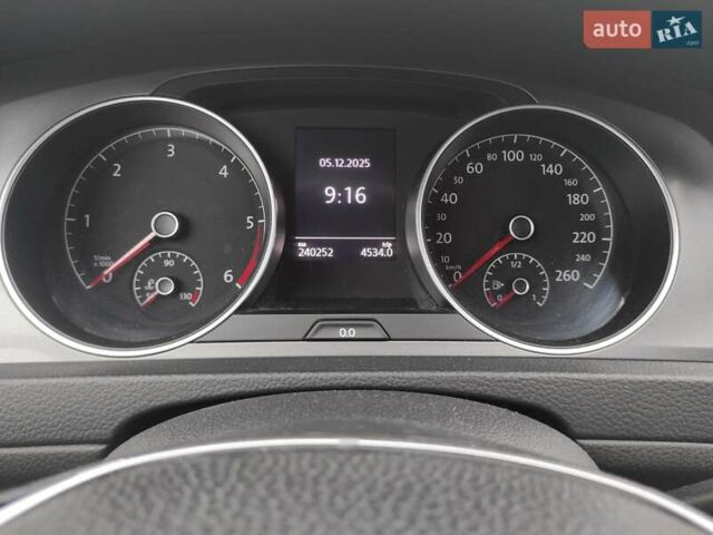 Серый Фольксваген Гольф, объемом двигателя 1.6 л и пробегом 240 тыс. км за 9200 $, фото 8 на Automoto.ua