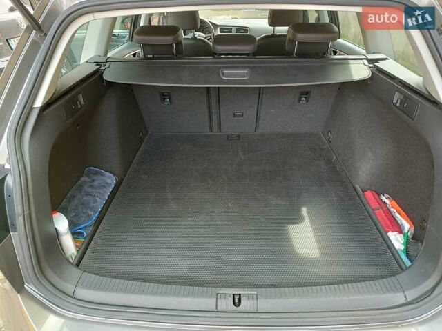 Серый Фольксваген Гольф, объемом двигателя 1.6 л и пробегом 240 тыс. км за 11600 $, фото 37 на Automoto.ua