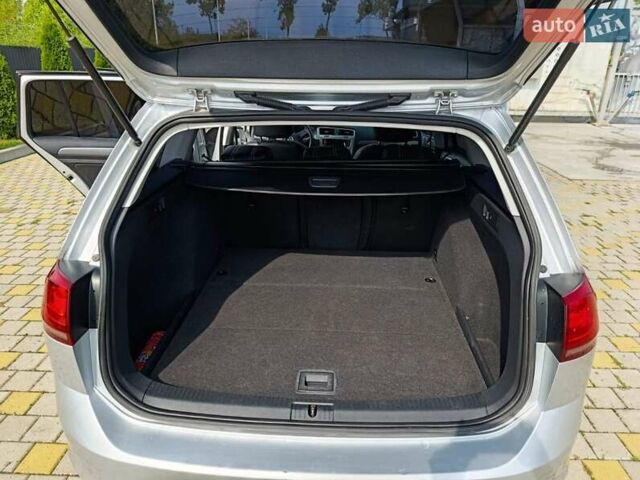 Серый Фольксваген Гольф, объемом двигателя 1.6 л и пробегом 262 тыс. км за 11000 $, фото 14 на Automoto.ua