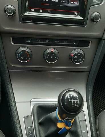 Серый Фольксваген Гольф, объемом двигателя 1.6 л и пробегом 224 тыс. км за 8900 $, фото 14 на Automoto.ua