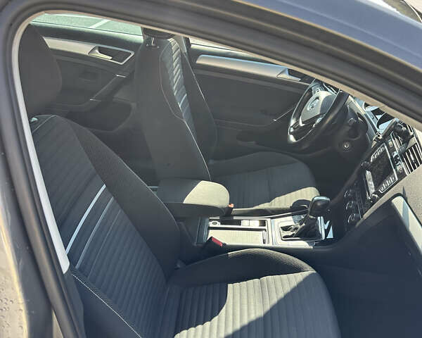 Сірий Фольксваген Гольф, об'ємом двигуна 1.6 л та пробігом 235 тис. км за 11650 $, фото 7 на Automoto.ua