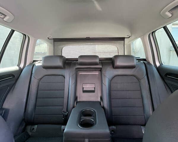 Сірий Фольксваген Гольф, об'ємом двигуна 2 л та пробігом 275 тис. км за 11800 $, фото 16 на Automoto.ua