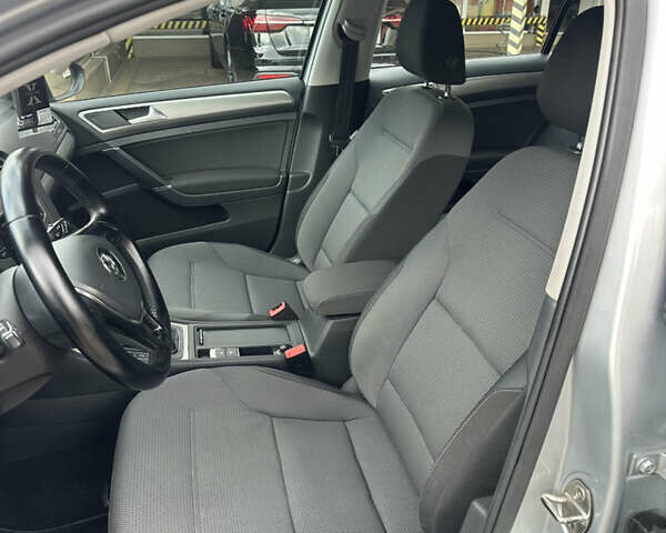 Сірий Фольксваген Гольф, об'ємом двигуна 1.6 л та пробігом 280 тис. км за 10200 $, фото 9 на Automoto.ua