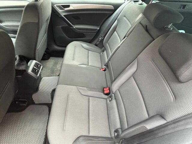 Серый Фольксваген Гольф, объемом двигателя 1.6 л и пробегом 277 тыс. км за 9999 $, фото 7 на Automoto.ua