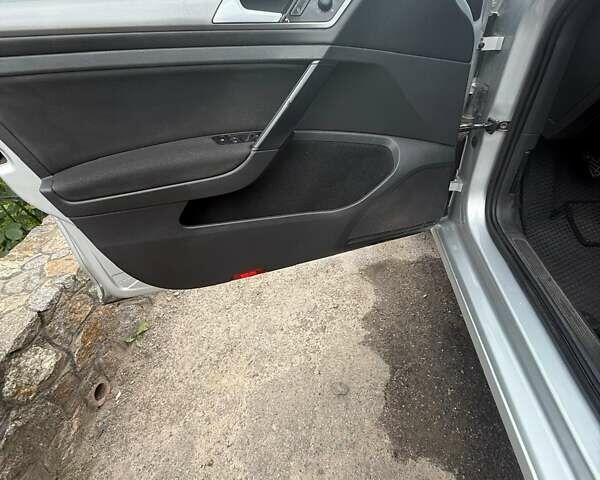 Сірий Фольксваген Гольф, об'ємом двигуна 1.6 л та пробігом 370 тис. км за 10400 $, фото 25 на Automoto.ua