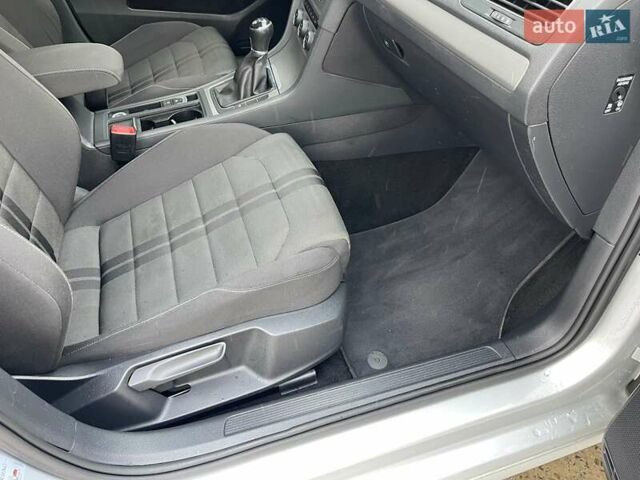 Серый Фольксваген Гольф, объемом двигателя 1.2 л и пробегом 140 тыс. км за 10490 $, фото 22 на Automoto.ua