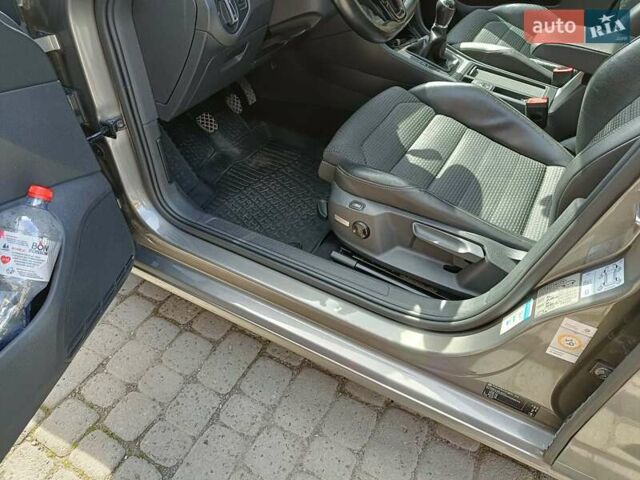 Серый Фольксваген Гольф, объемом двигателя 1.6 л и пробегом 240 тыс. км за 11600 $, фото 21 на Automoto.ua