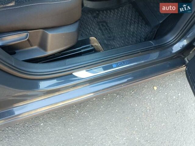 Сірий Фольксваген Гольф, об'ємом двигуна 1.6 л та пробігом 262 тис. км за 10500 $, фото 196 на Automoto.ua