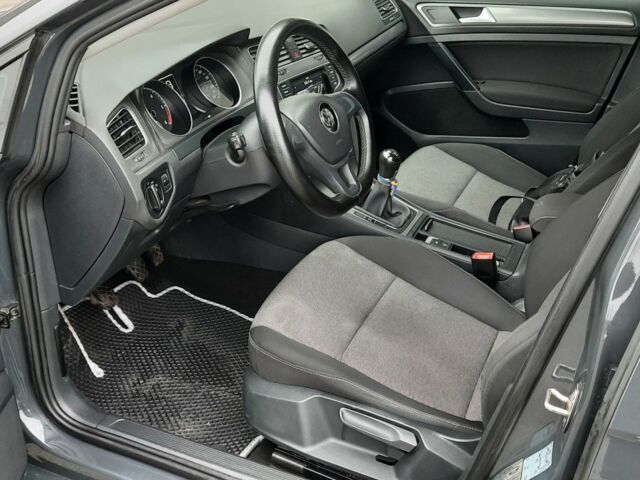 Серый Фольксваген Гольф, объемом двигателя 1.6 л и пробегом 224 тыс. км за 8900 $, фото 7 на Automoto.ua