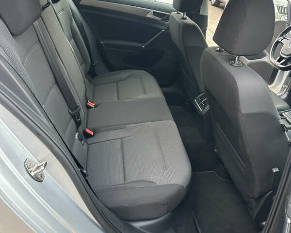 Сірий Фольксваген Гольф, об'ємом двигуна 1.6 л та пробігом 280 тис. км за 10200 $, фото 11 на Automoto.ua