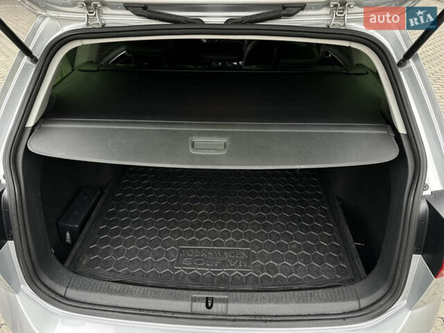 Серый Фольксваген Гольф, объемом двигателя 1.6 л и пробегом 300 тыс. км за 11800 $, фото 20 на Automoto.ua