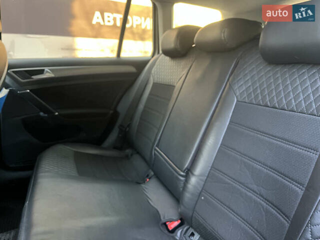 Серый Фольксваген Гольф, объемом двигателя 1.6 л и пробегом 304 тыс. км за 13000 $, фото 20 на Automoto.ua