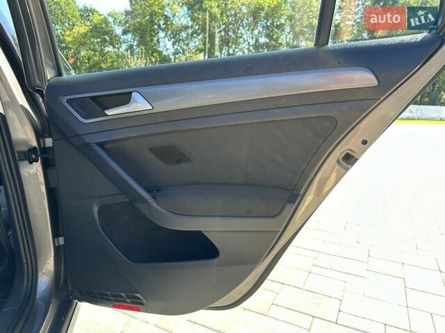 Сірий Фольксваген Гольф, об'ємом двигуна 1.6 л та пробігом 238 тис. км за 11800 $, фото 62 на Automoto.ua