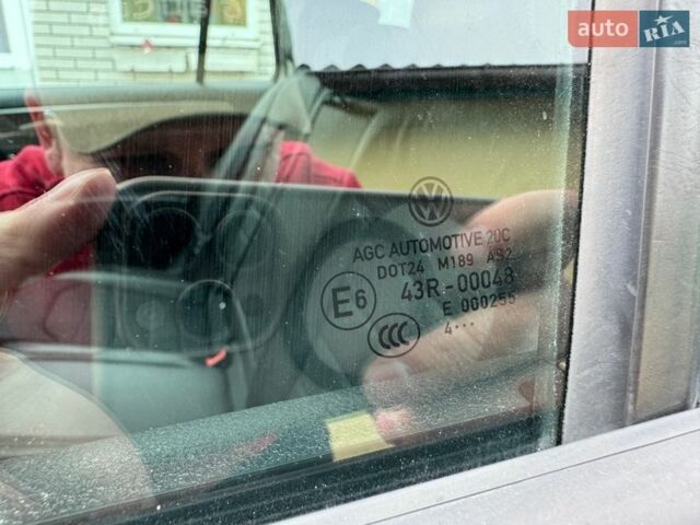 Серый Фольксваген Гольф, объемом двигателя 1.6 л и пробегом 247 тыс. км за 11000 $, фото 36 на Automoto.ua