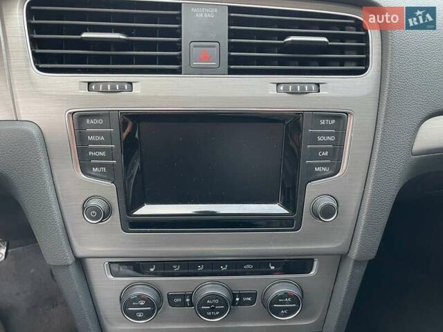 Серый Фольксваген Гольф, объемом двигателя 1.2 л и пробегом 140 тыс. км за 10490 $, фото 15 на Automoto.ua