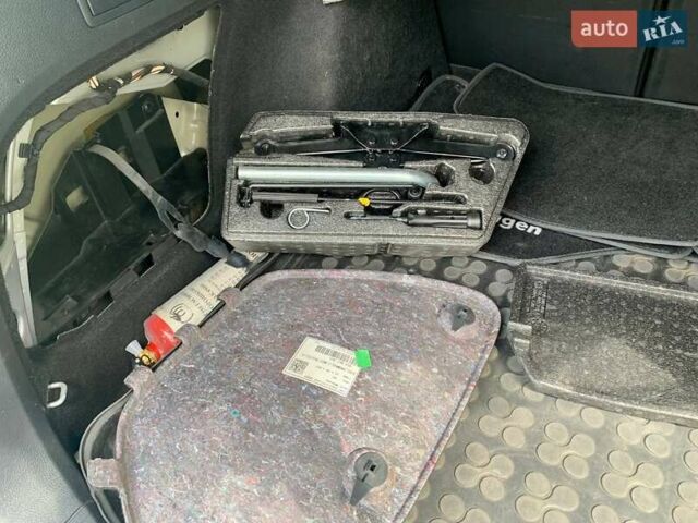 Серый Фольксваген Гольф, объемом двигателя 1.6 л и пробегом 280 тыс. км за 10100 $, фото 29 на Automoto.ua