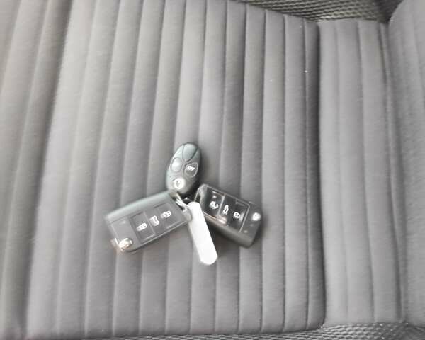 Серый Фольксваген Гольф, объемом двигателя 1.97 л и пробегом 340 тыс. км за 10500 $, фото 26 на Automoto.ua