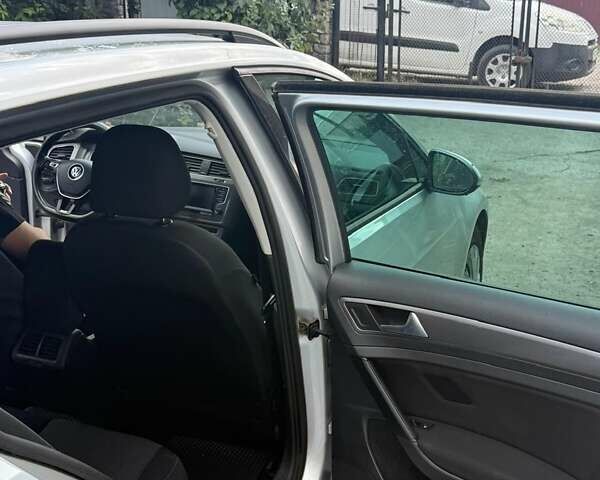 Сірий Фольксваген Гольф, об'ємом двигуна 1.6 л та пробігом 370 тис. км за 10400 $, фото 6 на Automoto.ua