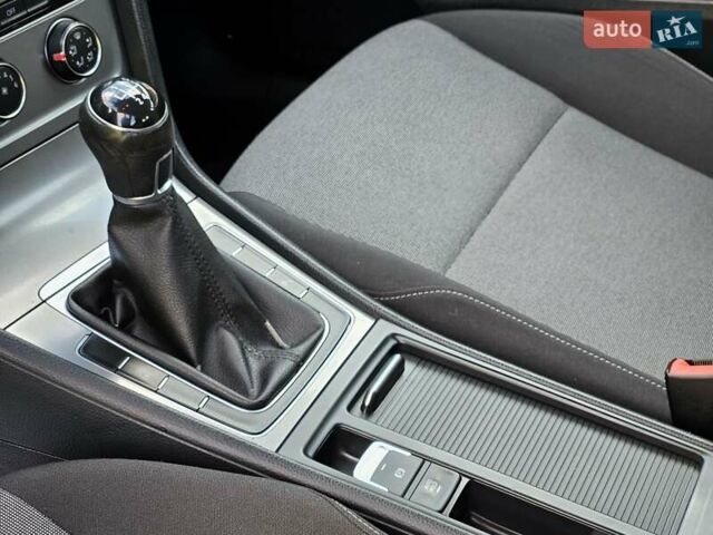 Серый Фольксваген Гольф, объемом двигателя 1.6 л и пробегом 262 тыс. км за 8800 $, фото 43 на Automoto.ua