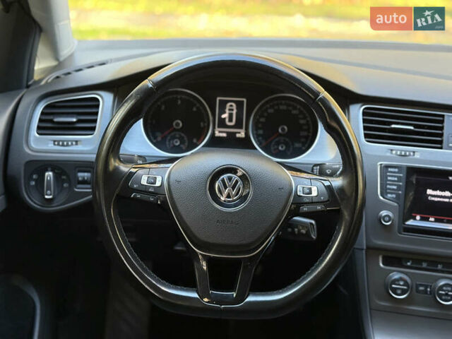 Серый Фольксваген Гольф, объемом двигателя 1.6 л и пробегом 230 тыс. км за 10500 $, фото 21 на Automoto.ua