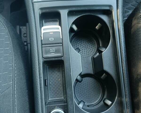 Сірий Фольксваген Гольф, об'ємом двигуна 1.6 л та пробігом 262 тис. км за 10500 $, фото 112 на Automoto.ua