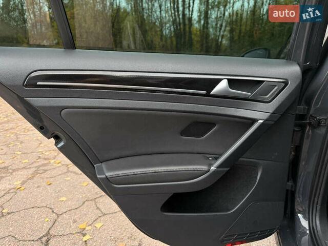 Серый Фольксваген Гольф, объемом двигателя 1.97 л и пробегом 288 тыс. км за 11899 $, фото 55 на Automoto.ua