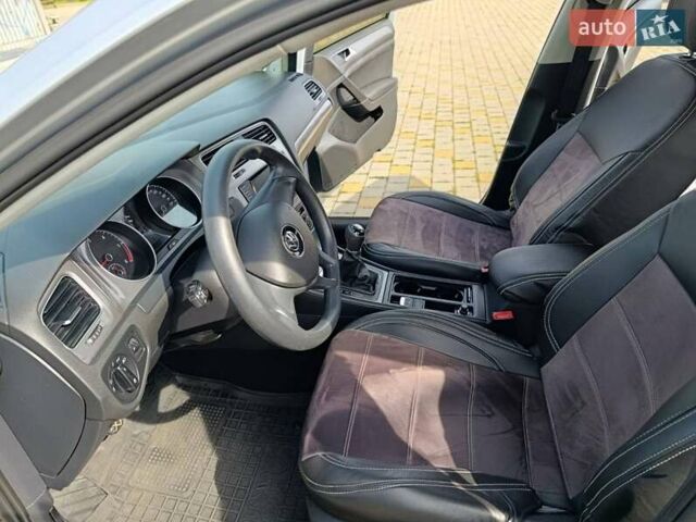 Серый Фольксваген Гольф, объемом двигателя 1.6 л и пробегом 262 тыс. км за 11000 $, фото 24 на Automoto.ua