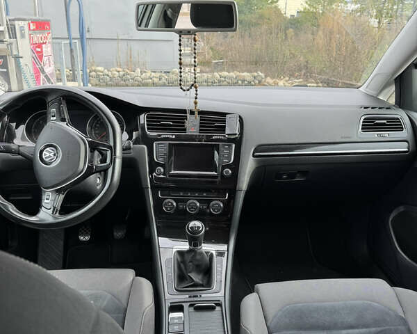 Фольксваген Гольф 2014 в Ивано-Франковске на Automoto.ua Серый Фольксваген Гольф, объемом двигателя 1.6 л и пробегом 250 тыс. км за 11000 $, фото 32 на Automoto.ua
