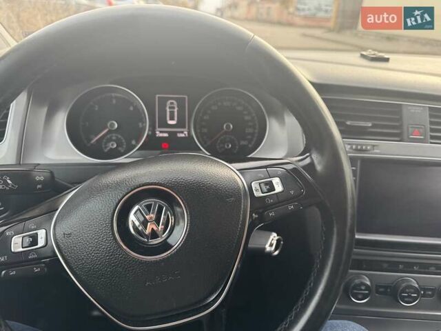 Серый Фольксваген Гольф, объемом двигателя 1.6 л и пробегом 230 тыс. км за 9500 $, фото 4 на Automoto.ua