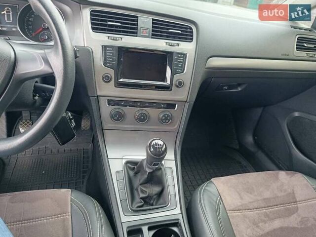 Серый Фольксваген Гольф, объемом двигателя 1.6 л и пробегом 262 тыс. км за 11000 $, фото 30 на Automoto.ua