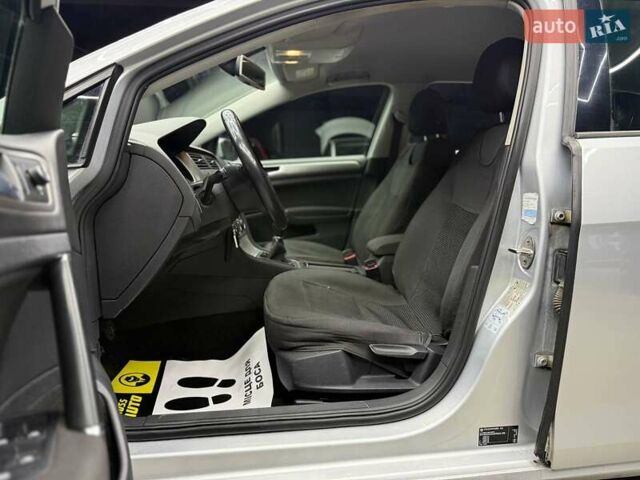 Сірий Фольксваген Гольф, об'ємом двигуна 1.6 л та пробігом 461 тис. км за 10700 $, фото 19 на Automoto.ua