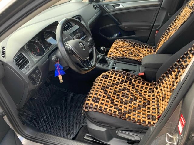 Серый Фольксваген Гольф, объемом двигателя 1.6 л и пробегом 245 тыс. км за 9999 $, фото 12 на Automoto.ua