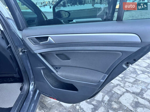 Серый Фольксваген Гольф, объемом двигателя 1.6 л и пробегом 303 тыс. км за 9300 $, фото 19 на Automoto.ua