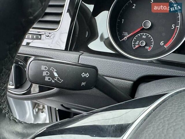Серый Фольксваген Гольф, объемом двигателя 1.6 л и пробегом 236 тыс. км за 11450 $, фото 57 на Automoto.ua