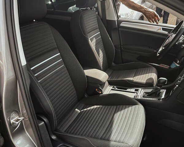 Сірий Фольксваген Гольф, об'ємом двигуна 1.6 л та пробігом 140 тис. км за 12000 $, фото 10 на Automoto.ua