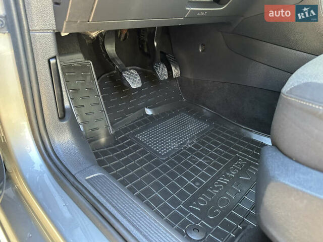 Фольксваген Гольф 2015 в Червонограде на Automoto.ua Серый Фольксваген Гольф, объемом двигателя 1.6 л и пробегом 223 тыс. км за 12157 $, фото 51 на Automoto.ua