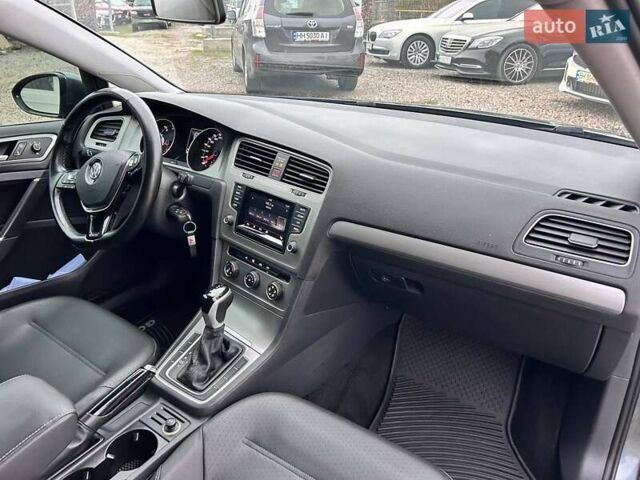 Серый Фольксваген Гольф, объемом двигателя 1.8 л и пробегом 194 тыс. км за 11800 $, фото 35 на Automoto.ua