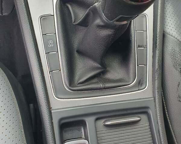 Серый Фольксваген Гольф, объемом двигателя 1.6 л и пробегом 170 тыс. км за 8500 $, фото 68 на Automoto.ua