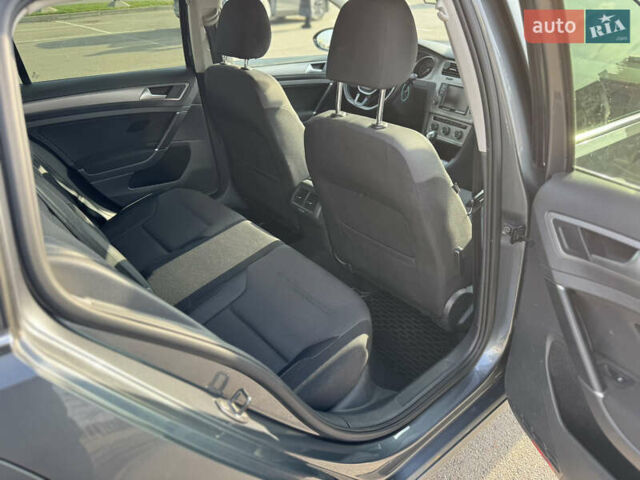 Серый Фольксваген Гольф, объемом двигателя 1.97 л и пробегом 194 тыс. км за 13250 $, фото 16 на Automoto.ua