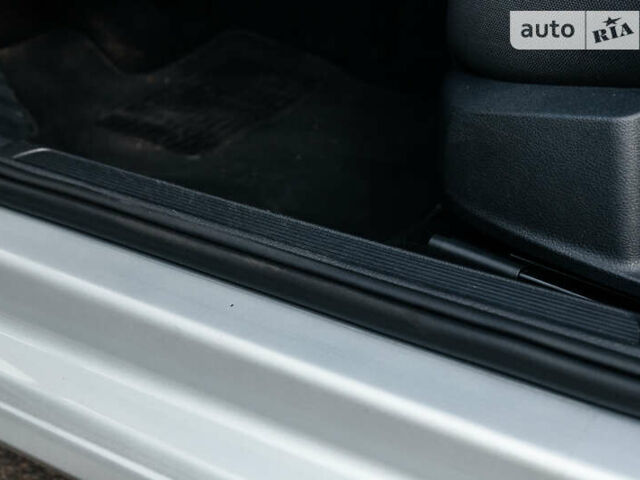 Серый Фольксваген Гольф, объемом двигателя 1.6 л и пробегом 250 тыс. км за 11100 $, фото 16 на Automoto.ua