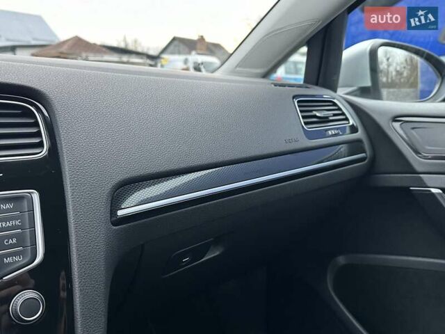 Серый Фольксваген Гольф, объемом двигателя 1.6 л и пробегом 236 тыс. км за 11450 $, фото 49 на Automoto.ua