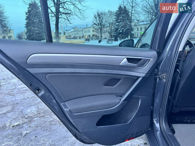 Серый Фольксваген Гольф, объемом двигателя 1.6 л и пробегом 303 тыс. км за 9300 $, фото 23 на Automoto.ua