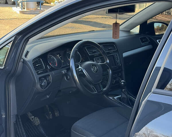 Фольксваген Гольф 2015 в Хмельницком на Automoto.ua Серый Фольксваген Гольф, объемом двигателя 1.6 л и пробегом 295 тыс. км за 9100 $, фото 13 на Automoto.ua