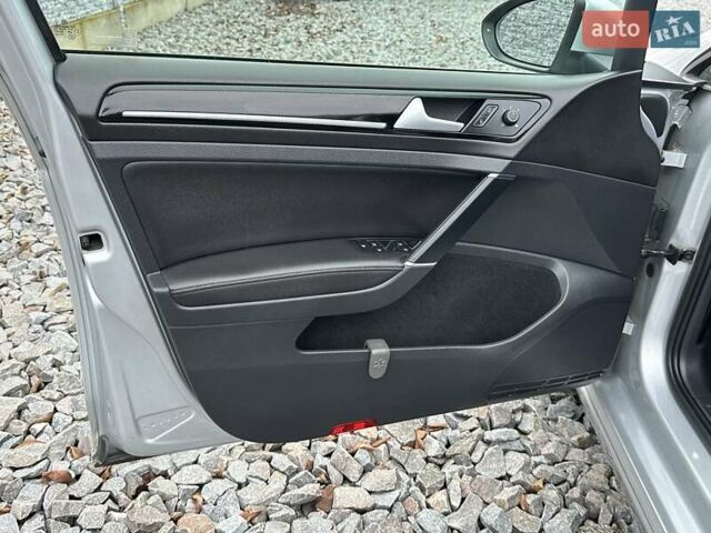Серый Фольксваген Гольф, объемом двигателя 1.6 л и пробегом 236 тыс. км за 11450 $, фото 35 на Automoto.ua