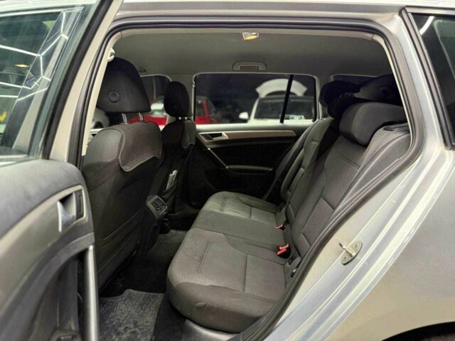 Серый Фольксваген Гольф, объемом двигателя 1.6 л и пробегом 461 тыс. км за 10700 $, фото 13 на Automoto.ua