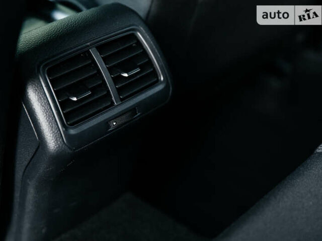 Серый Фольксваген Гольф, объемом двигателя 1.6 л и пробегом 250 тыс. км за 11100 $, фото 19 на Automoto.ua